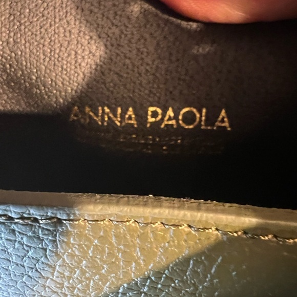 💚💚NWT-ANNA POALA Olive Green GENUINE Leather Stud Phone Holder Crossbody Bag 💚💚 - Picture 9 of 13